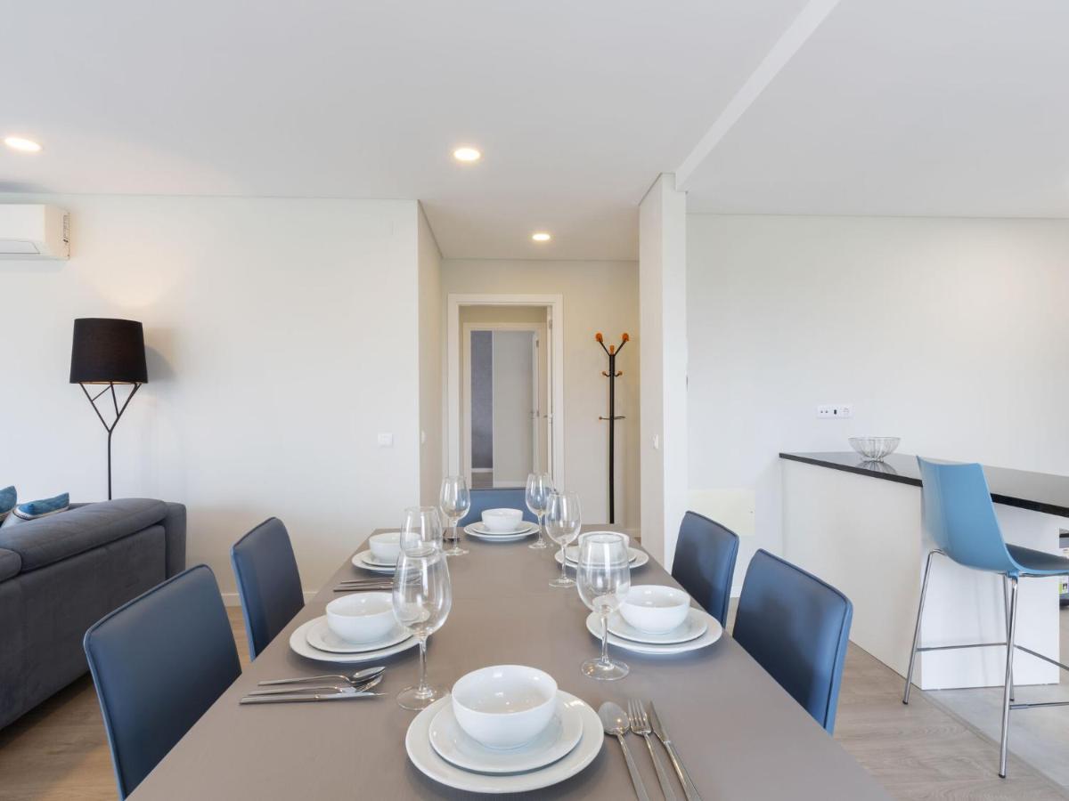 Beautiful Apartment in São Martinho do Porto with Balcony Exterior foto