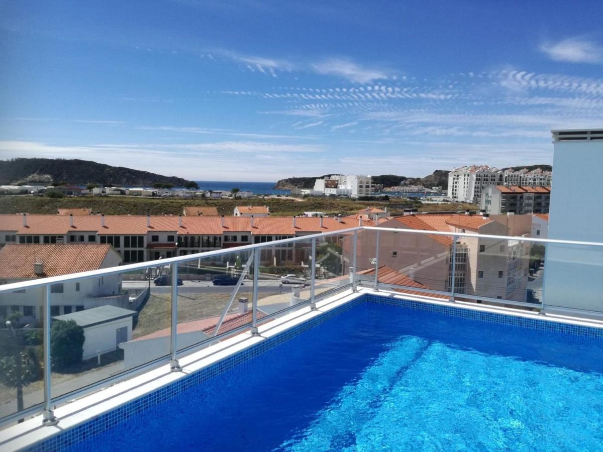 Beautiful Apartment in São Martinho do Porto with Balcony Exterior foto