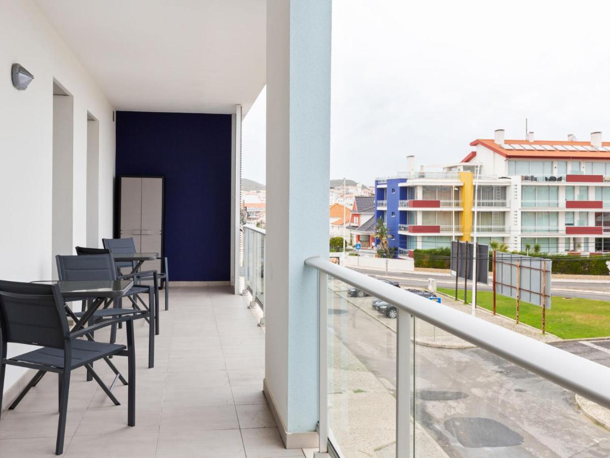 Beautiful Apartment in São Martinho do Porto with Balcony Exterior foto